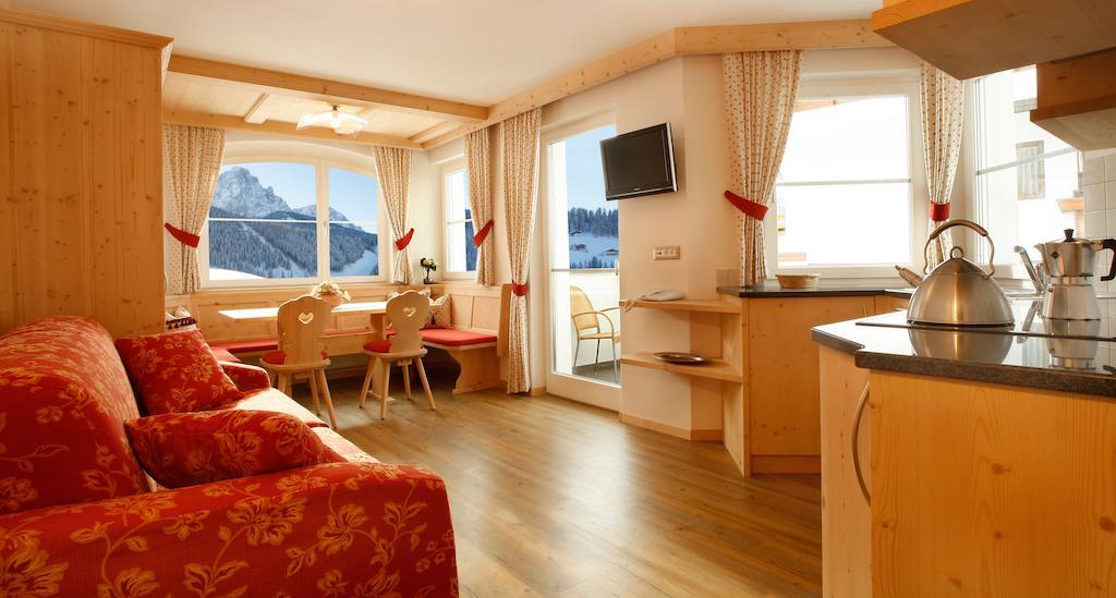 Apartments Antines Selva di Val Gardena Quarto foto